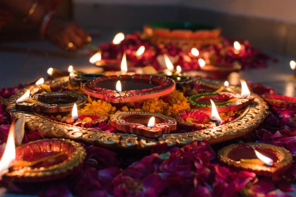 INDIA TRIANGULO DORADO: FESTIVAL DIWALI - ESPECIAL SINGLES