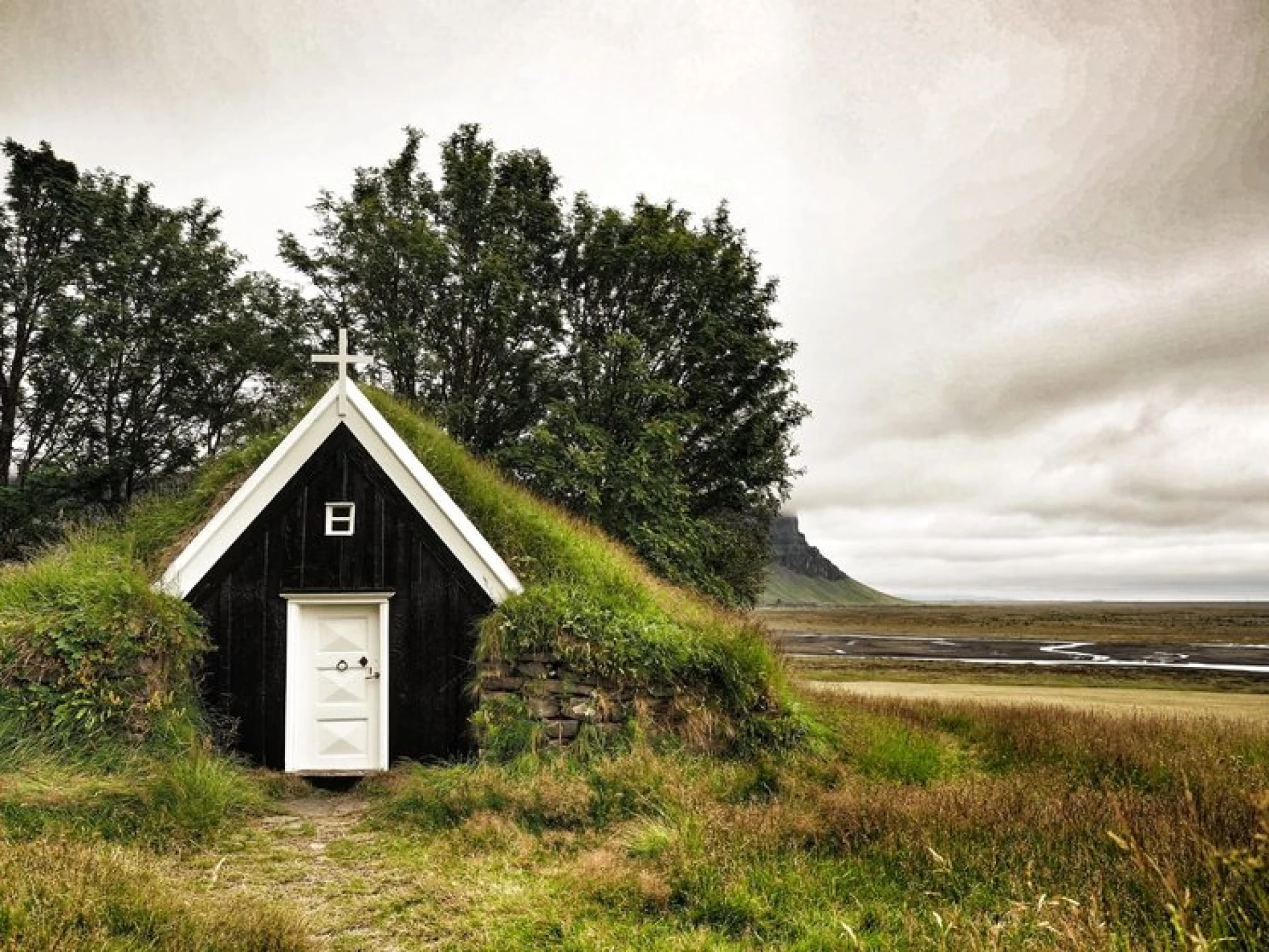 La frágil patria de la memoria