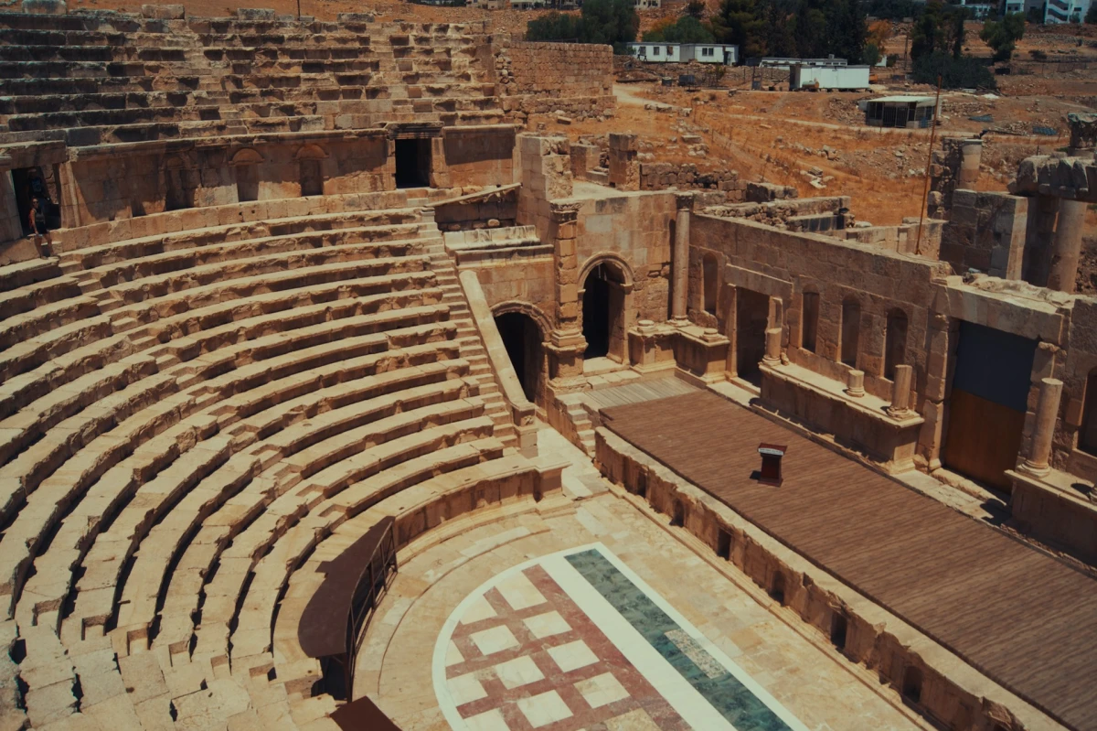 La Perla de Jordania |  MAR 26 - FEB 27