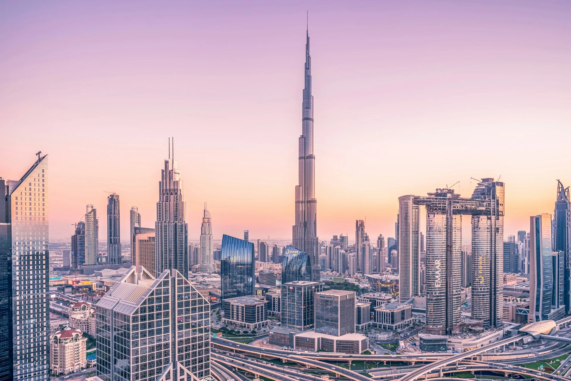 Dubai de Plata | NOV 25 - OCT 26